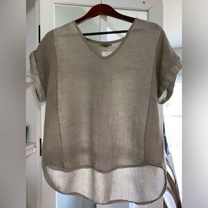 Beautiful Meo Meli Italian v-neck linen top in taupe.
